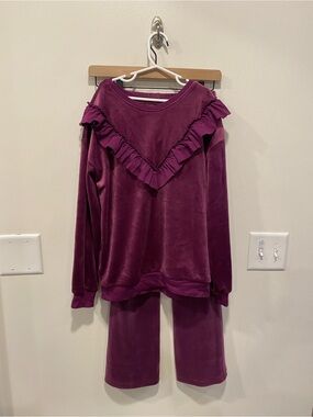 Tea Collection girls velour ruffle top and matching flare pants size 12 magenta